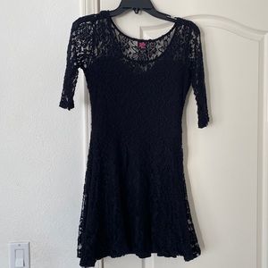 Black lace chic dress - size M - wore it one time